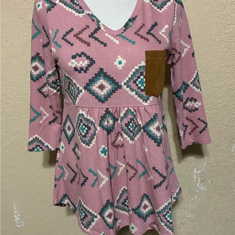 New no tags Pink Geometric Patterned Women's Top Dress With